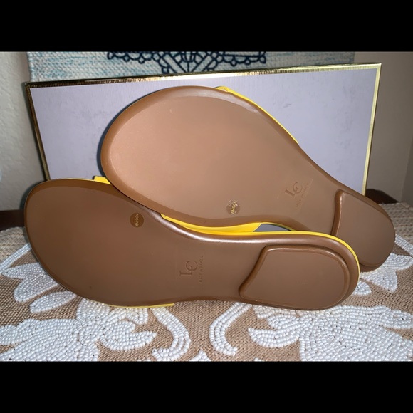 NIB Louise et Cie ‘Ailani’ Yellow Sandal 6 - Picture 6 of 8